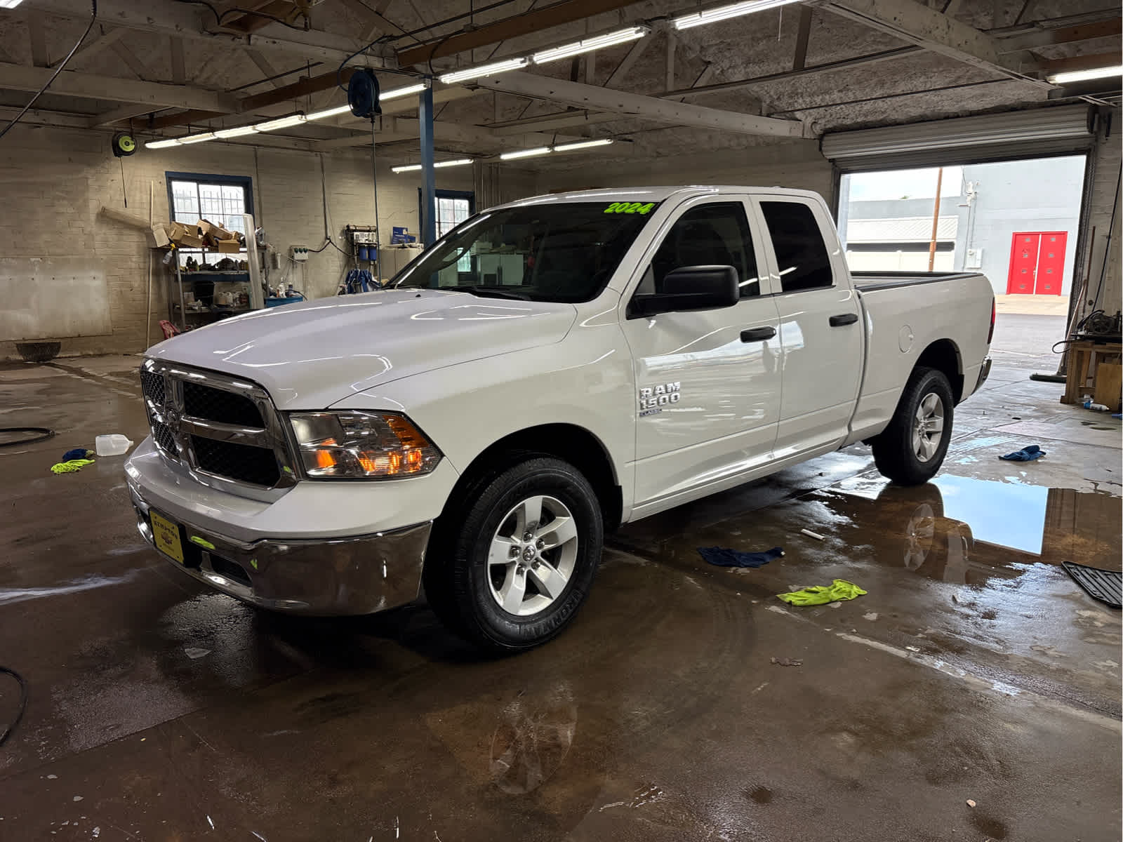 ram ram 1500 classic 2024 1C6RR6GG4RS127586 image ram ram 1500 classic 2024 1C6RR6GG4RS127586 image